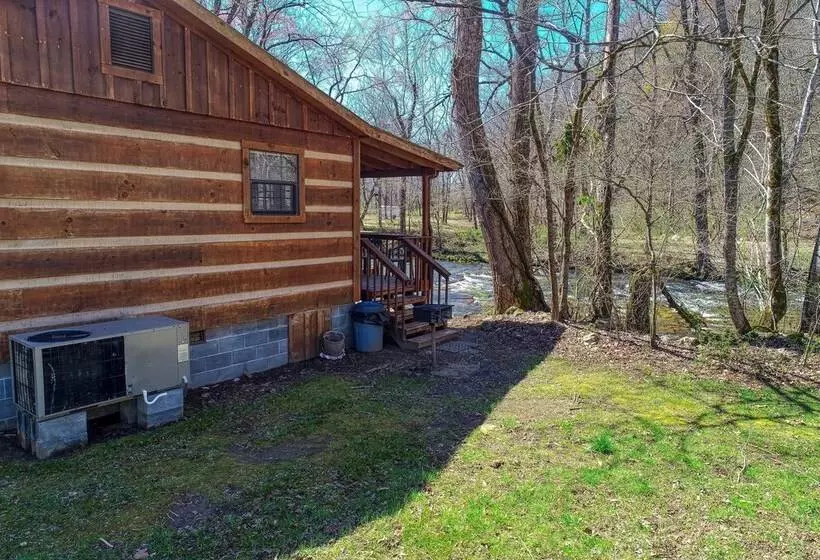 Creekside Memories   2 Bedrooms, 2 Baths, Sleeps 6 Cabin By Redawning