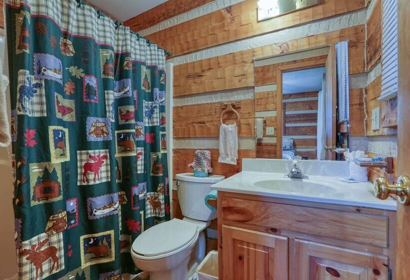 Creekside Memories 2 Bedrooms, 2 Baths, Sleeps 6 Cabin By Redawning