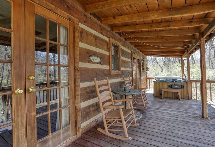 Creekside Memories 2 Bedrooms, 2 Baths, Sleeps 6 Cabin By Redawning