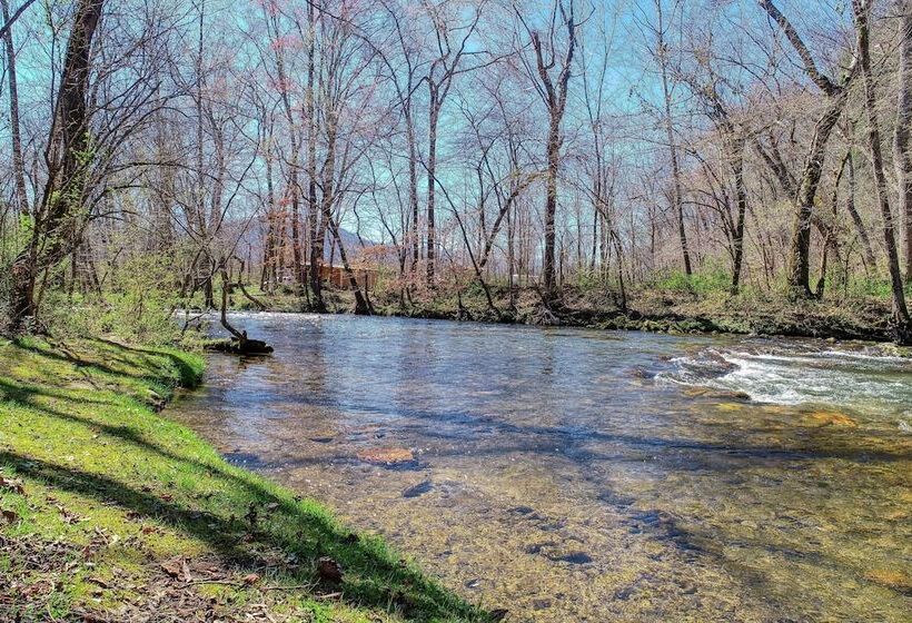 Creekside Memories 2 Bedrooms, 2 Baths, Sleeps 6 Cabin By Redawning