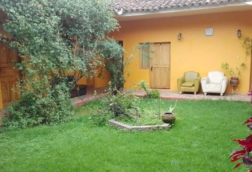 مسافرخانه Hospedaje Buganvilla