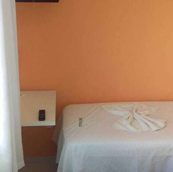 여관 Jomil Pousada