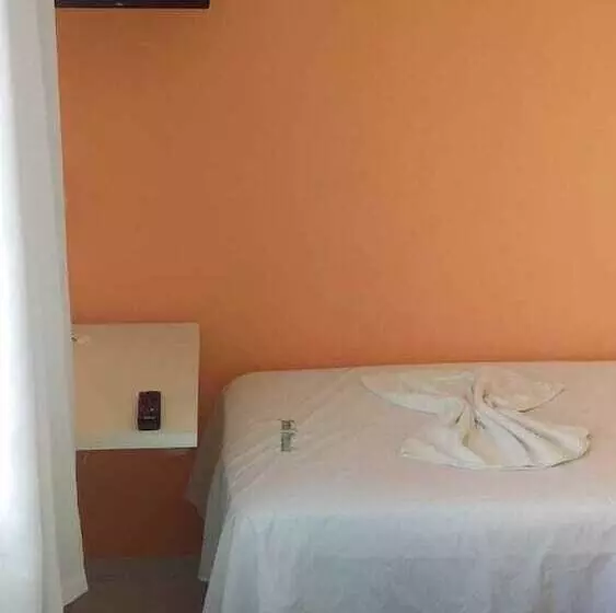 簡易ホテル Jomil Pousada