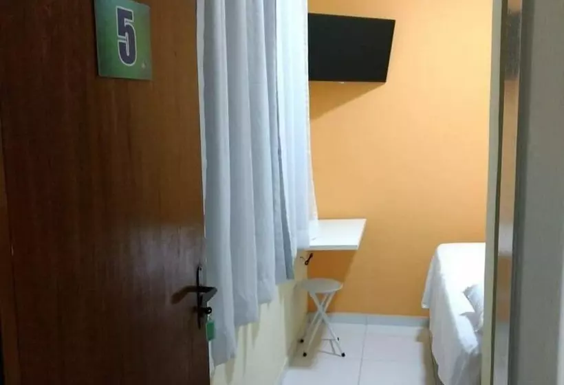 簡易ホテル Jomil Pousada