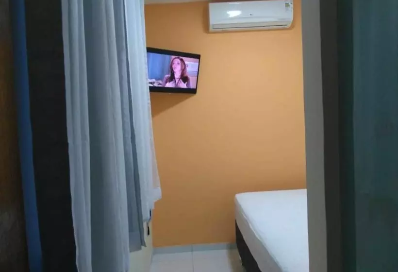 簡易ホテル Jomil Pousada