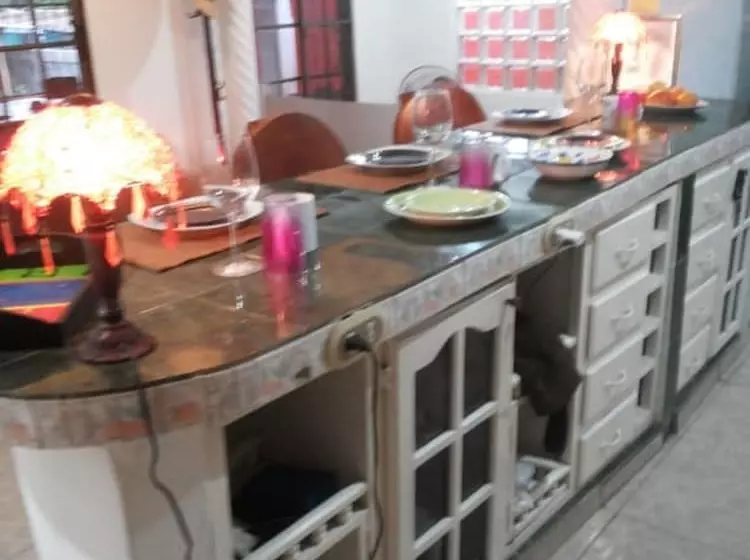 Hostal Red Line