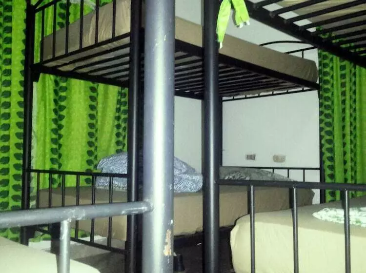 Hostal Red Line