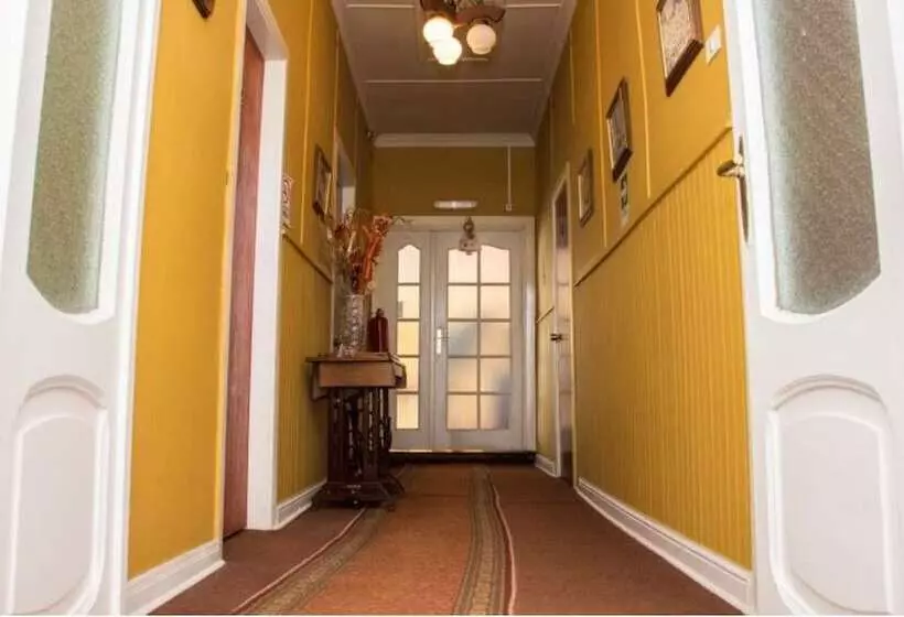Hostal Taty S House