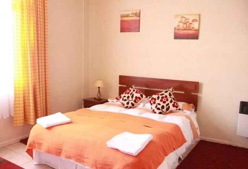 Hostal Taty S House