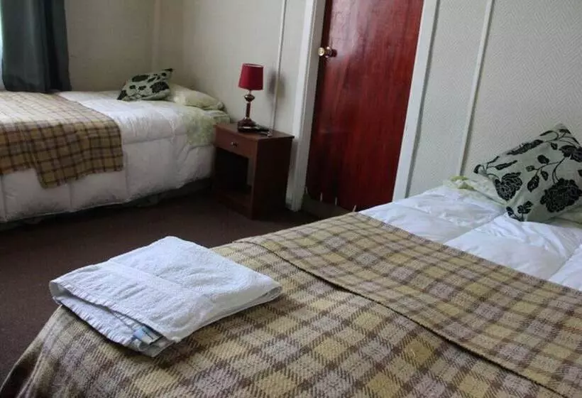 Hostal Taty S House