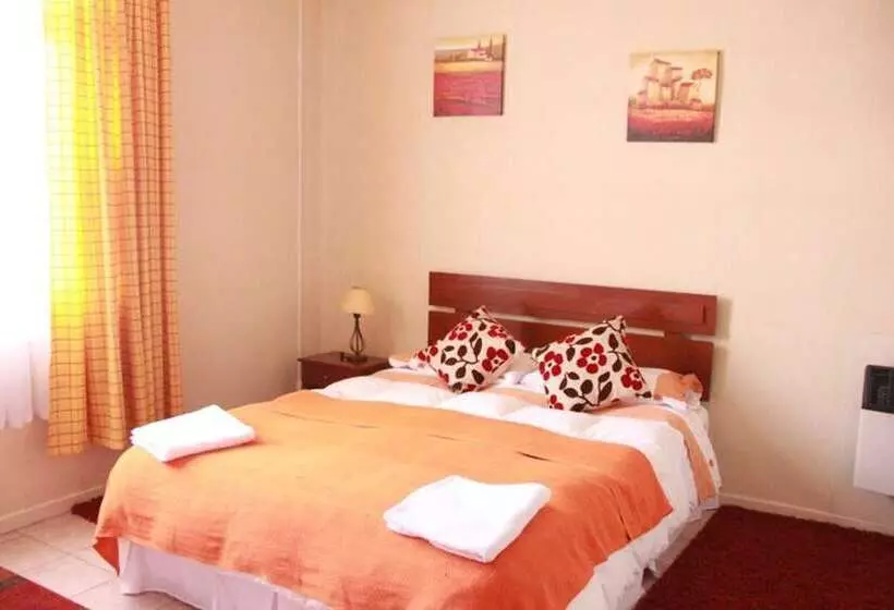Hostal Taty S House