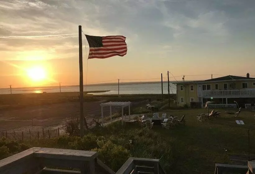 Hotelli Hampton Ocean Resort