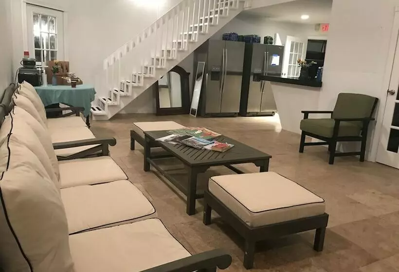 Hotelli Hampton Ocean Resort