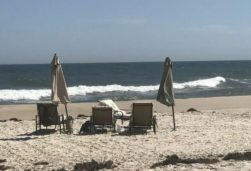 Hotelli Hampton Ocean Resort