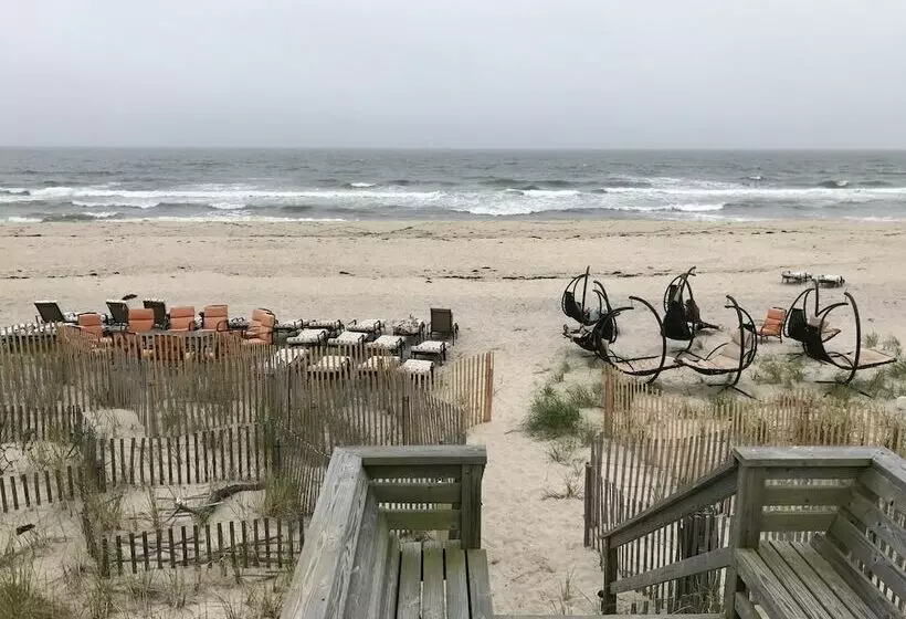 Hotelli Hampton Ocean Resort