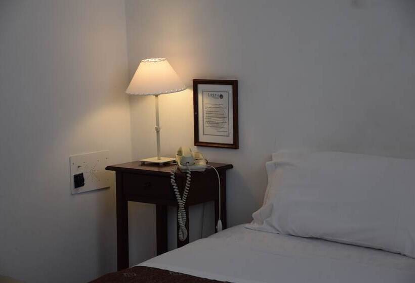 Otel Laguna