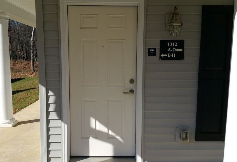 בית מלון כפרי The Village At Pocono