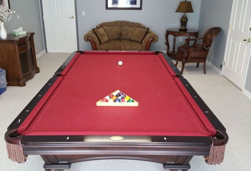 בית מלון כפרי The Village At Pocono