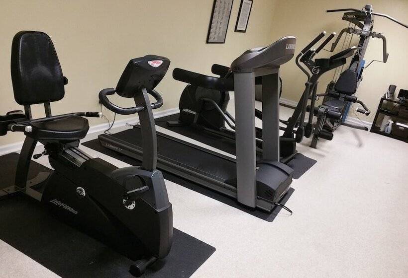 בית מלון כפרי The Village At Pocono