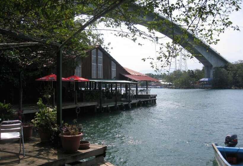 هتل Y Restaurante Backpackers