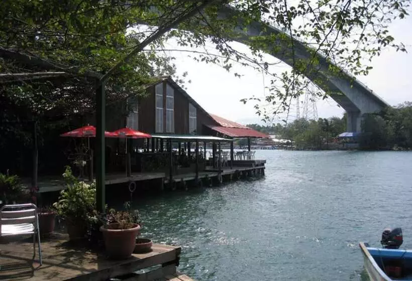 هتل Y Restaurante Backpackers