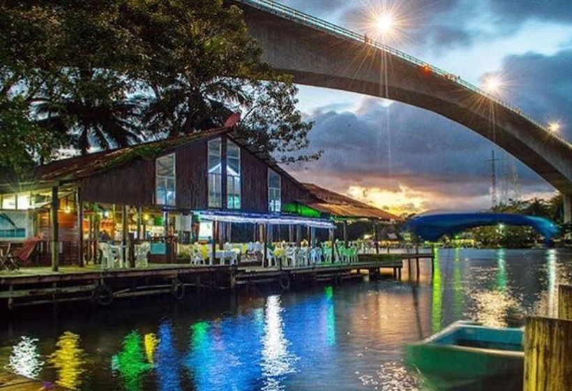 هتل Y Restaurante Backpackers