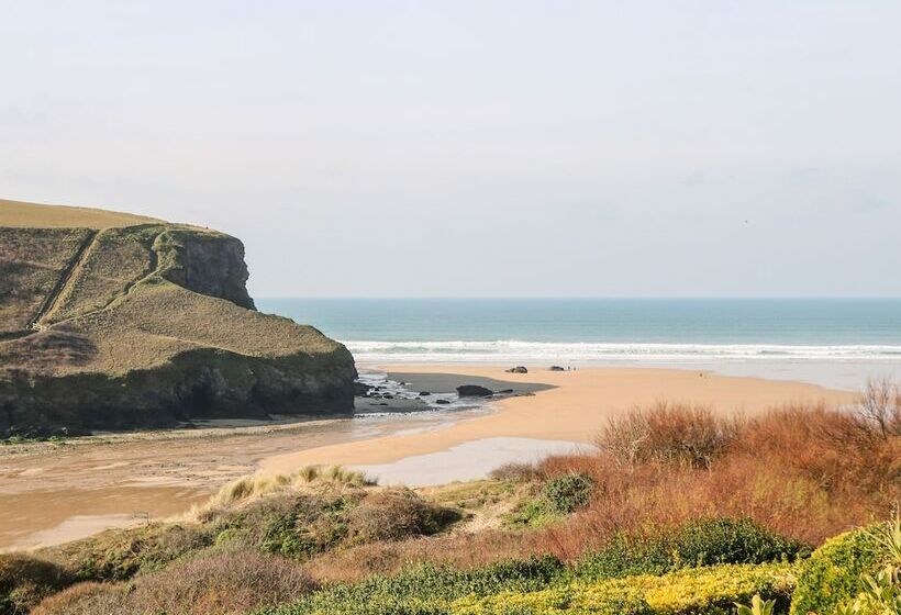 White Lodge Apartment