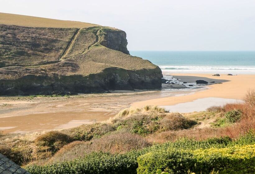 White Lodge Apartment