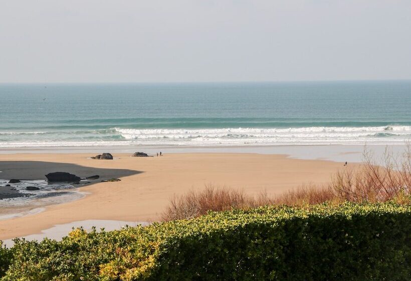 White Lodge Apartment