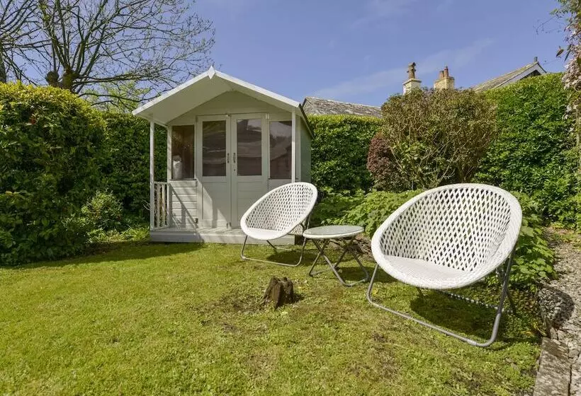 Ayr Cottage