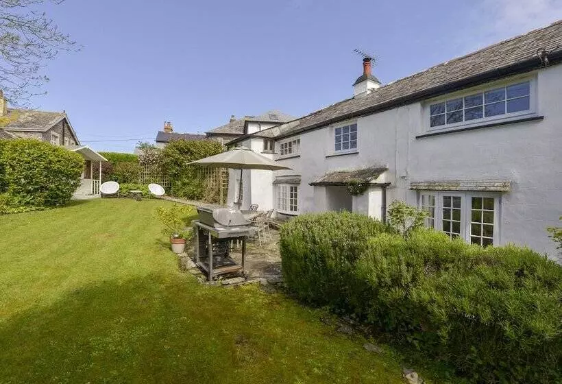 Ayr Cottage