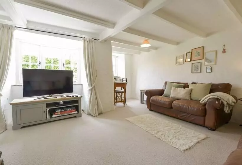 Ayr Cottage