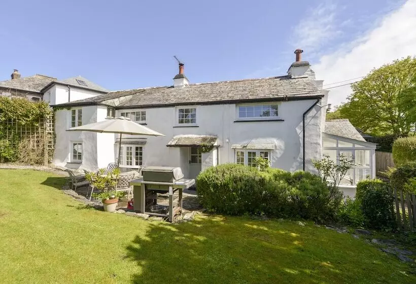 Ayr Cottage