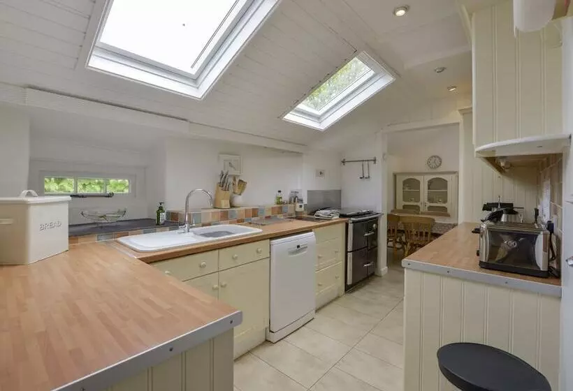 Ayr Cottage