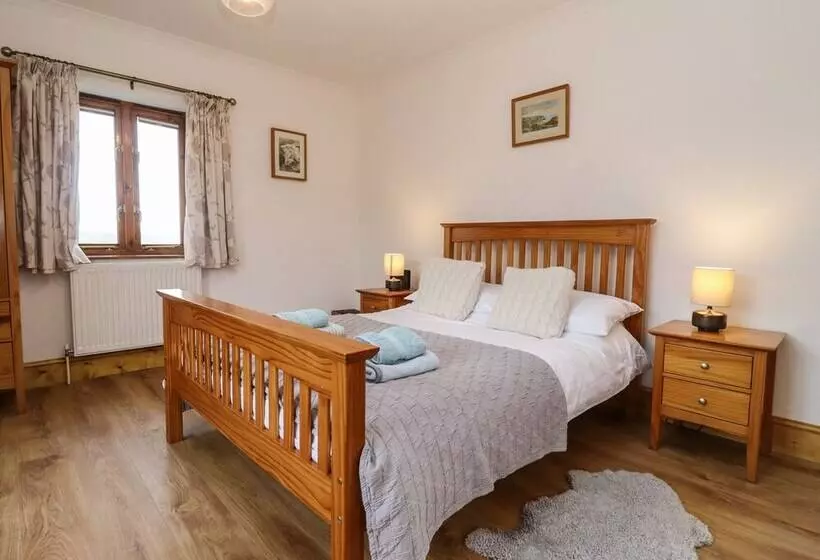 Hill Farm Cottage