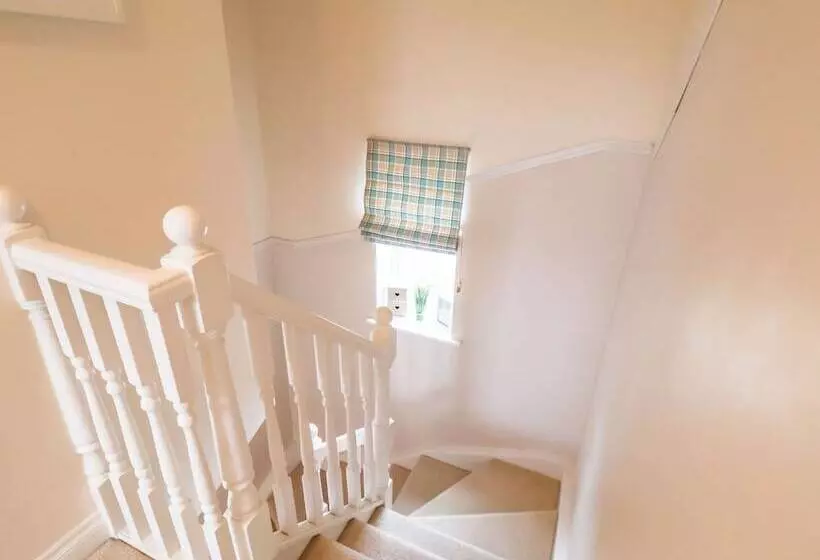 Sandcastle Cottage