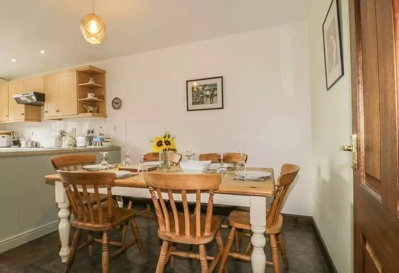 Stonegarth Cottage