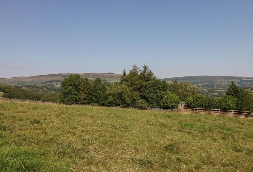 The Barn At Smalldale Hall