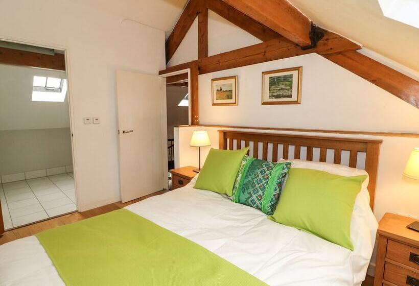 The Barn At Smalldale Hall