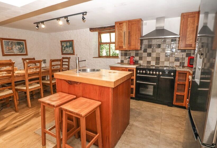 The Barn At Smalldale Hall