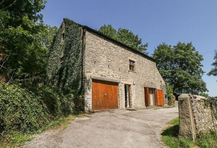 The Barn At Smalldale Hall