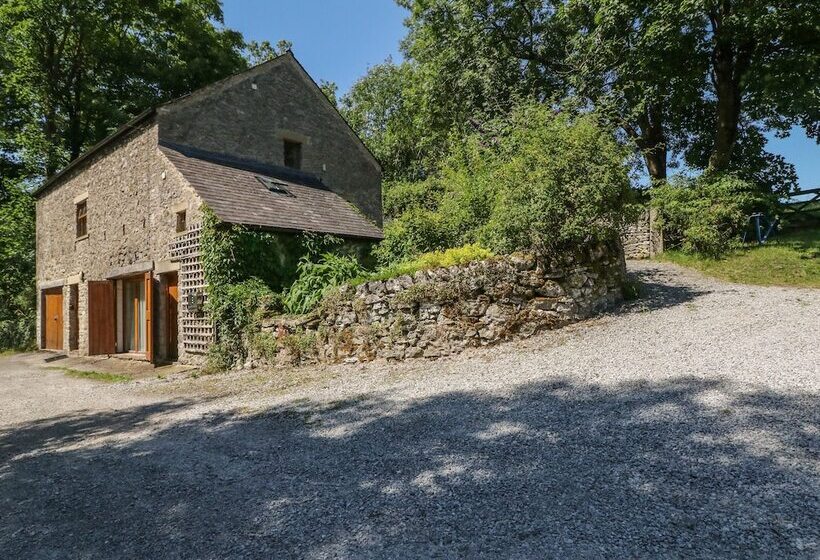 The Barn At Smalldale Hall