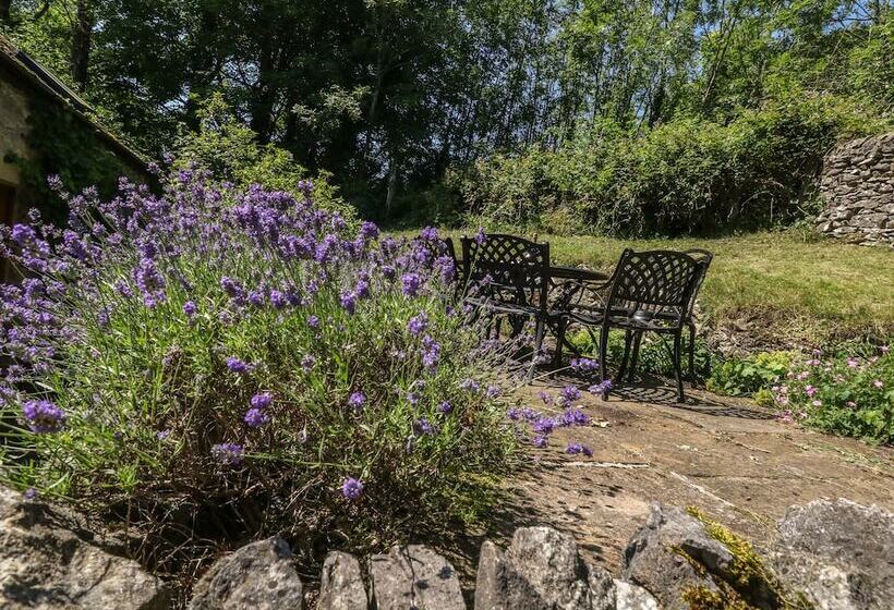 The Barn At Smalldale Hall