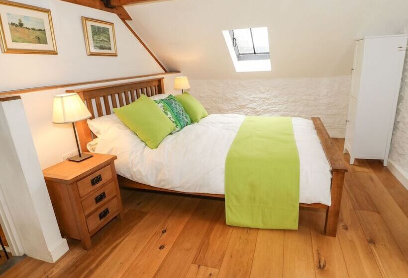 The Barn At Smalldale Hall