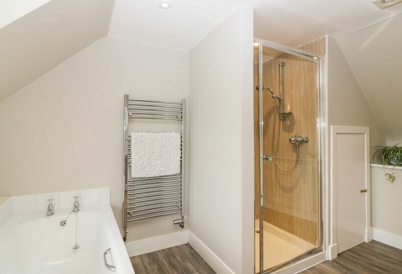 White Hillocks Farm House