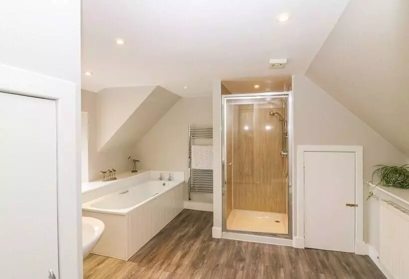 White Hillocks Farm House