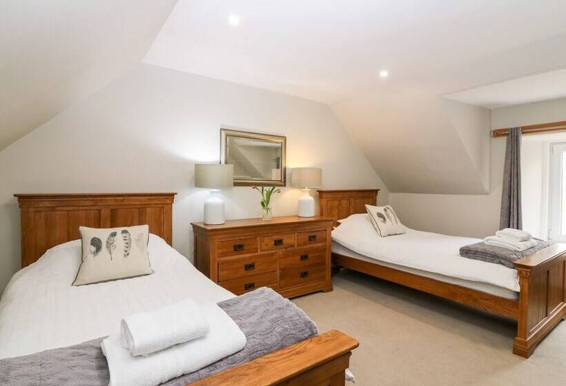 White Hillocks Farm House