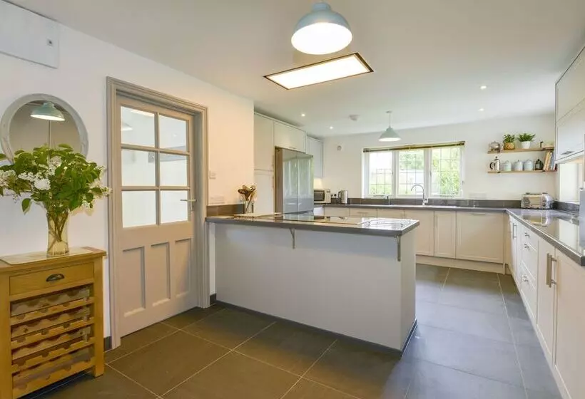 Yelfords Cottage