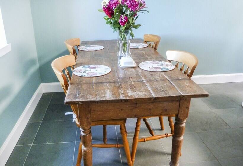 5 Distillery Cottages