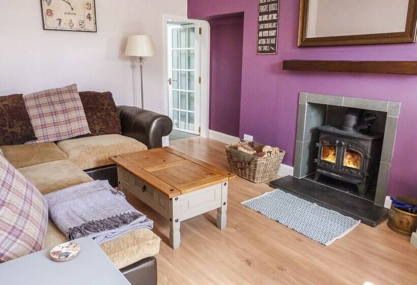 5 Distillery Cottages